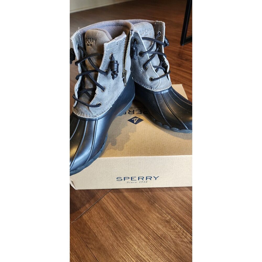 IN BOX - SPERRY SALTWATER BLACK/GREY BOOTS SIZE 7.5